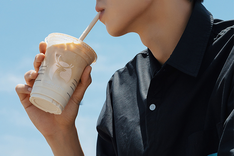 瑞幸咖啡加盟费及加盟条件，开一家瑞幸加盟店多少钱呢